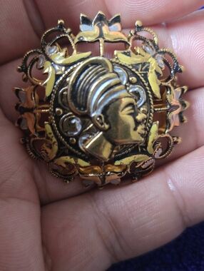 Gold-Tone Filigree Portrait Brooch - Elegant Women's Jewelry